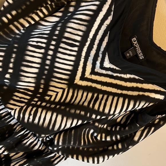 Express Black & White Dress. Size S. - Picture 5 of 5